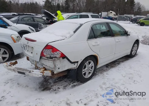 2006 Honda Accord 2.4 Se z USA, uszkodzony, nr VIN 1HGCM56336A021753